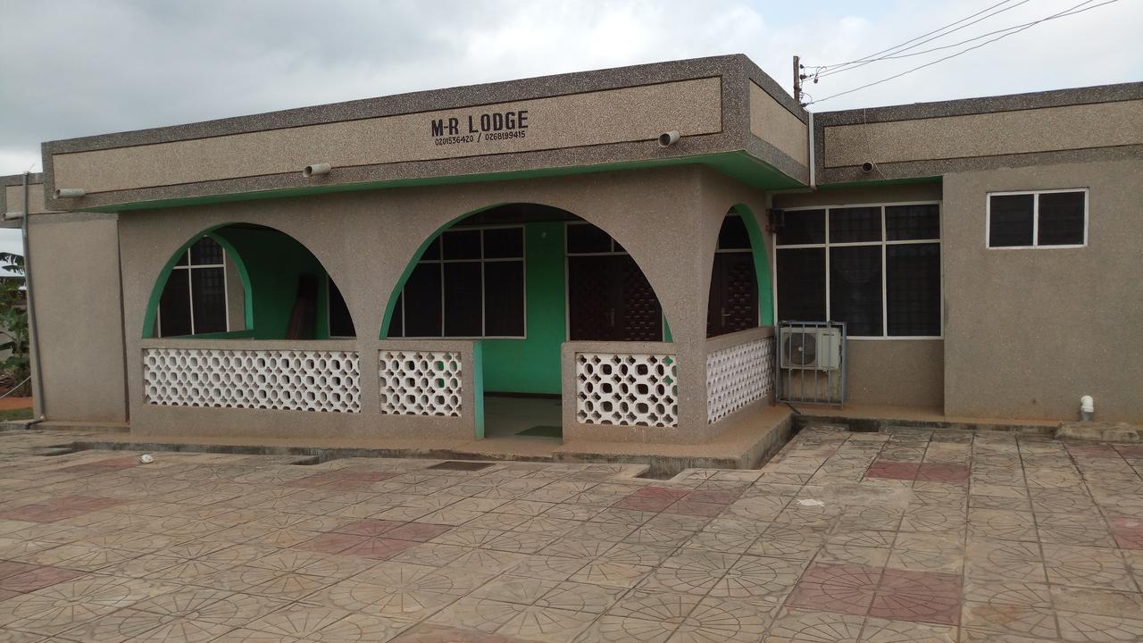 M-R Lodge Mankesim Екстер'єр фото