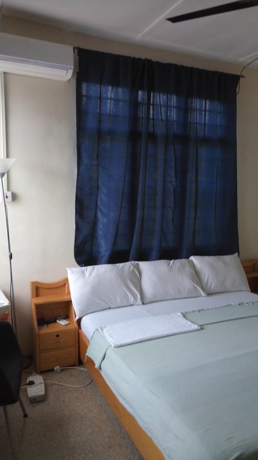 M-R Lodge Mankesim Екстер'єр фото