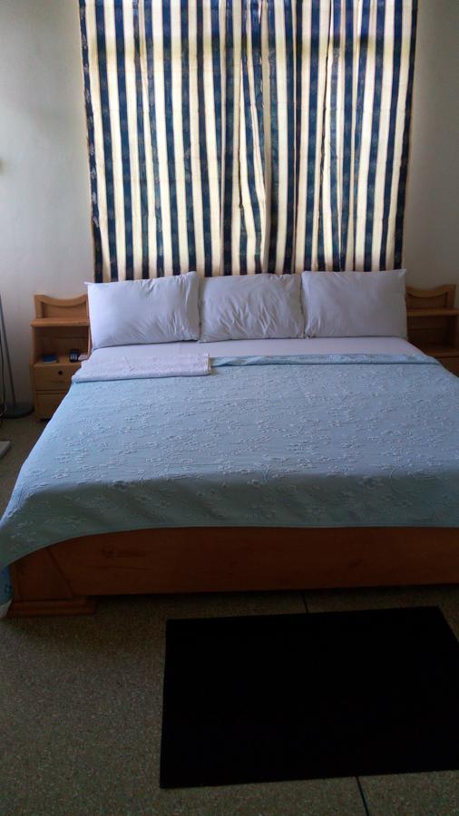 M-R Lodge Mankesim Екстер'єр фото
