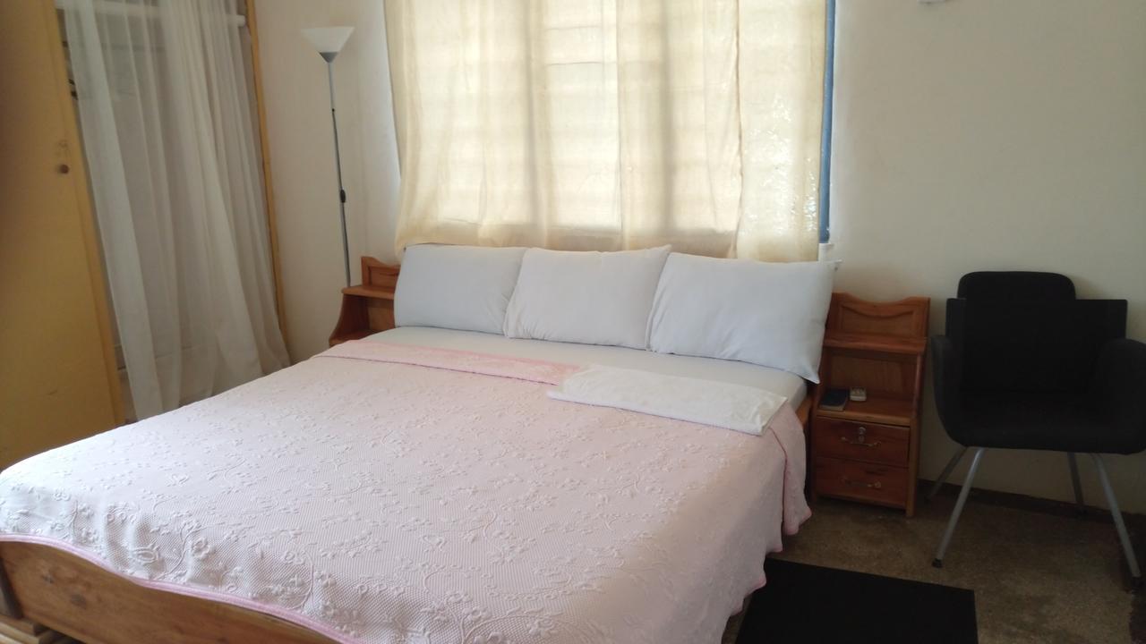 M-R Lodge Mankesim Екстер'єр фото
